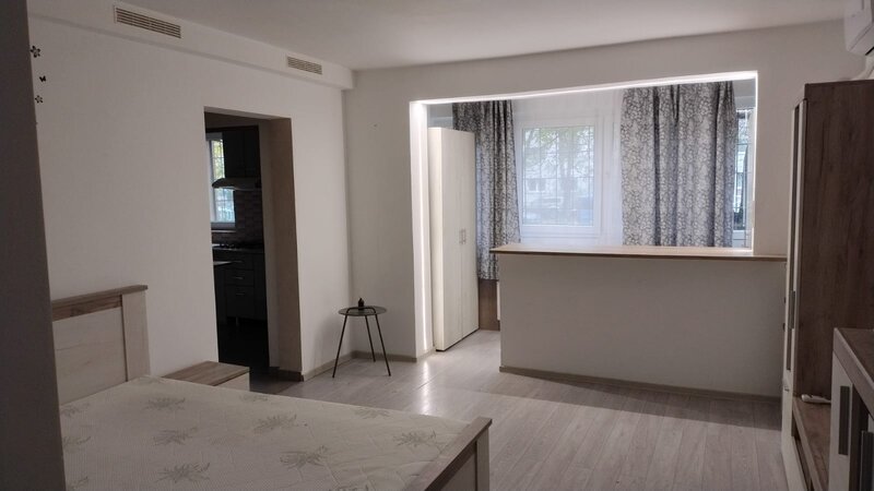 Drumul Taberei, bloc mixt Plaza Mall