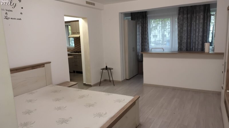 Drumul Taberei, bloc mixt Plaza Mall